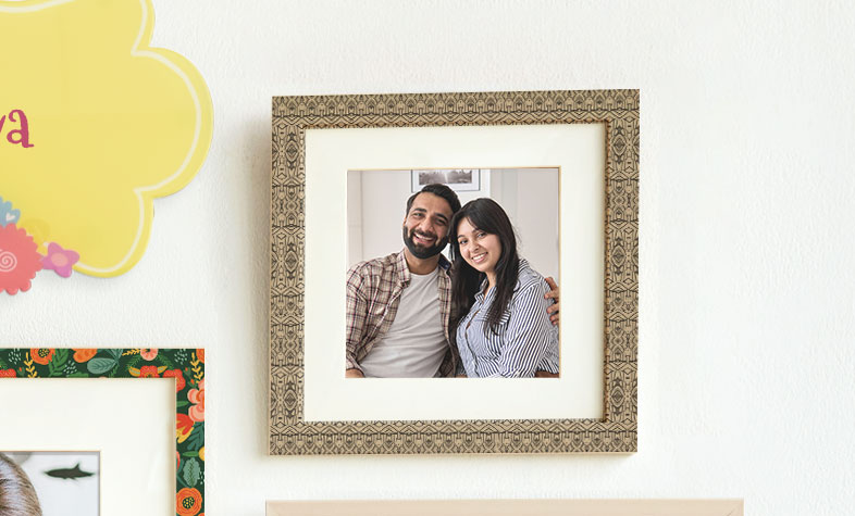 designer-photo-frame-for-girl-friend
