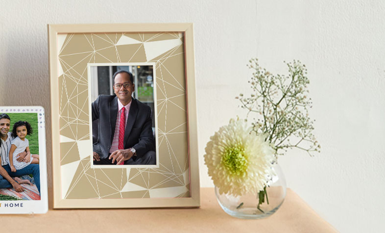 Designer-frame-for-boss