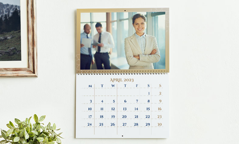 Wall-mount-photo-calendar