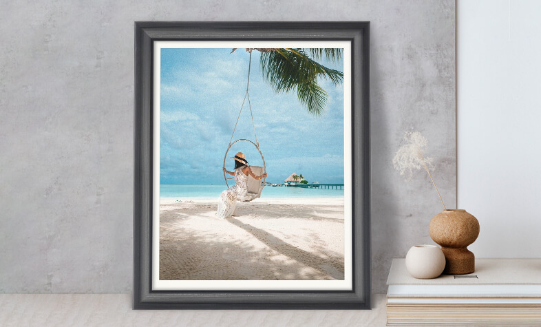 black-photo-frame